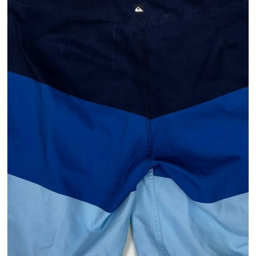Quiksilver Dryflight Water Repellent Mens Board Shorts Size 40 Blue Stripe